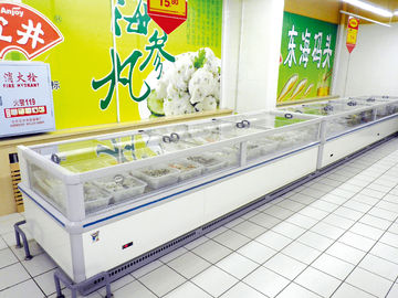 Única exposição tomada partido do refrigerador do produto para o alimento congelado supermercado